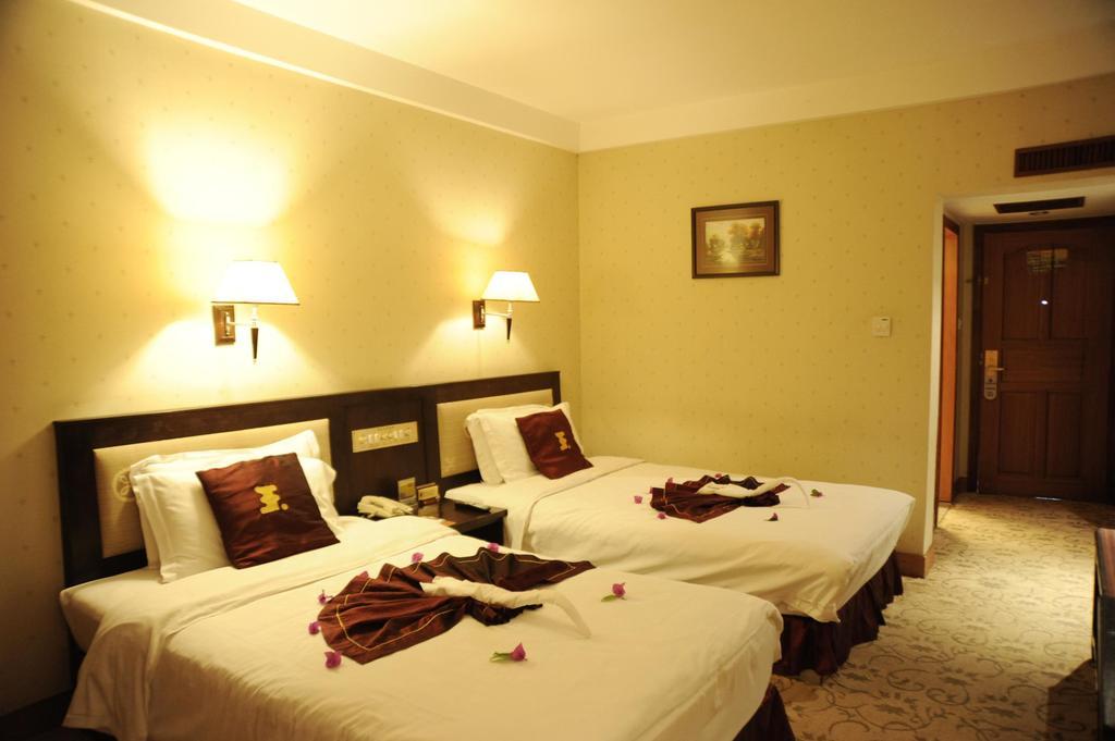 Lijiang Wangfu Hotel Exterior photo